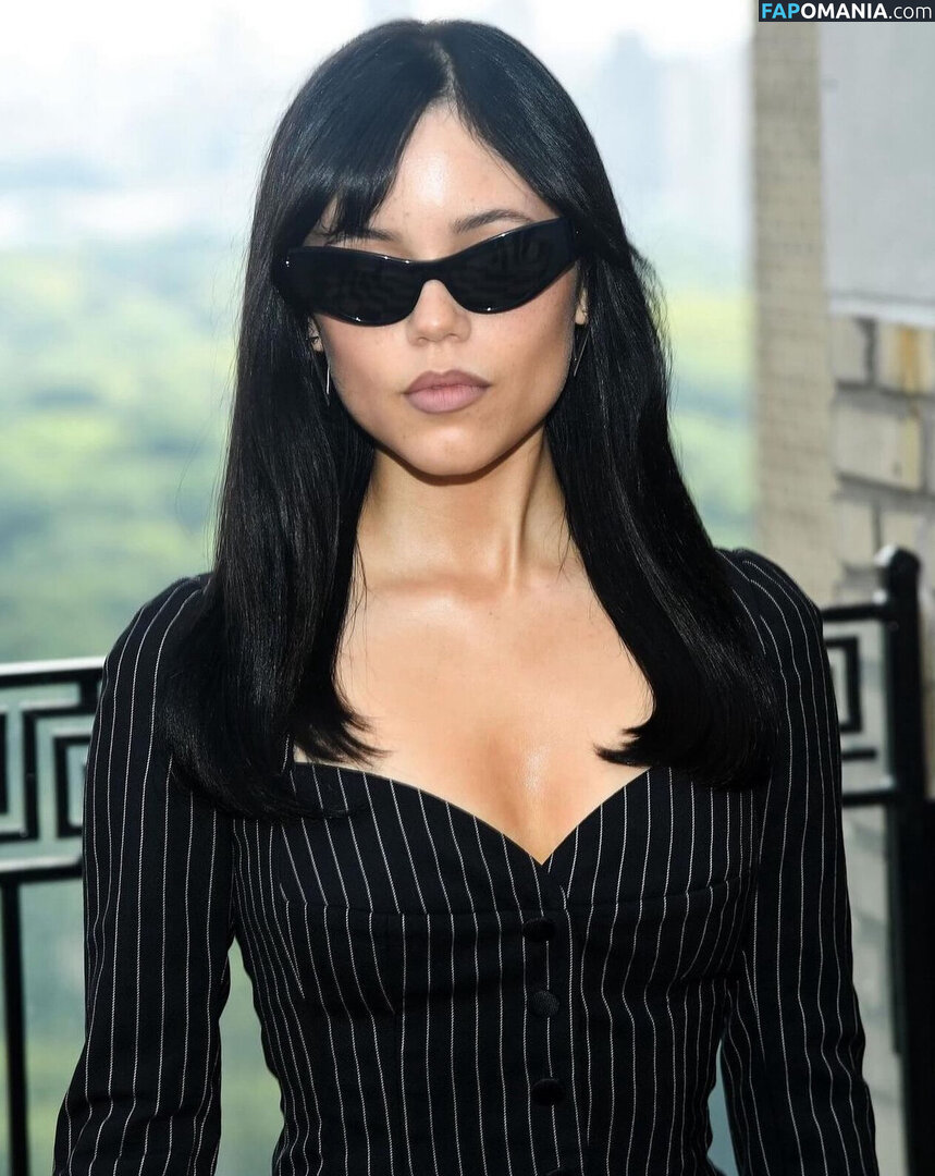 Jenna Ortega / Page / jennaortega Nud OnlyFans  Fotografie scursă #1672