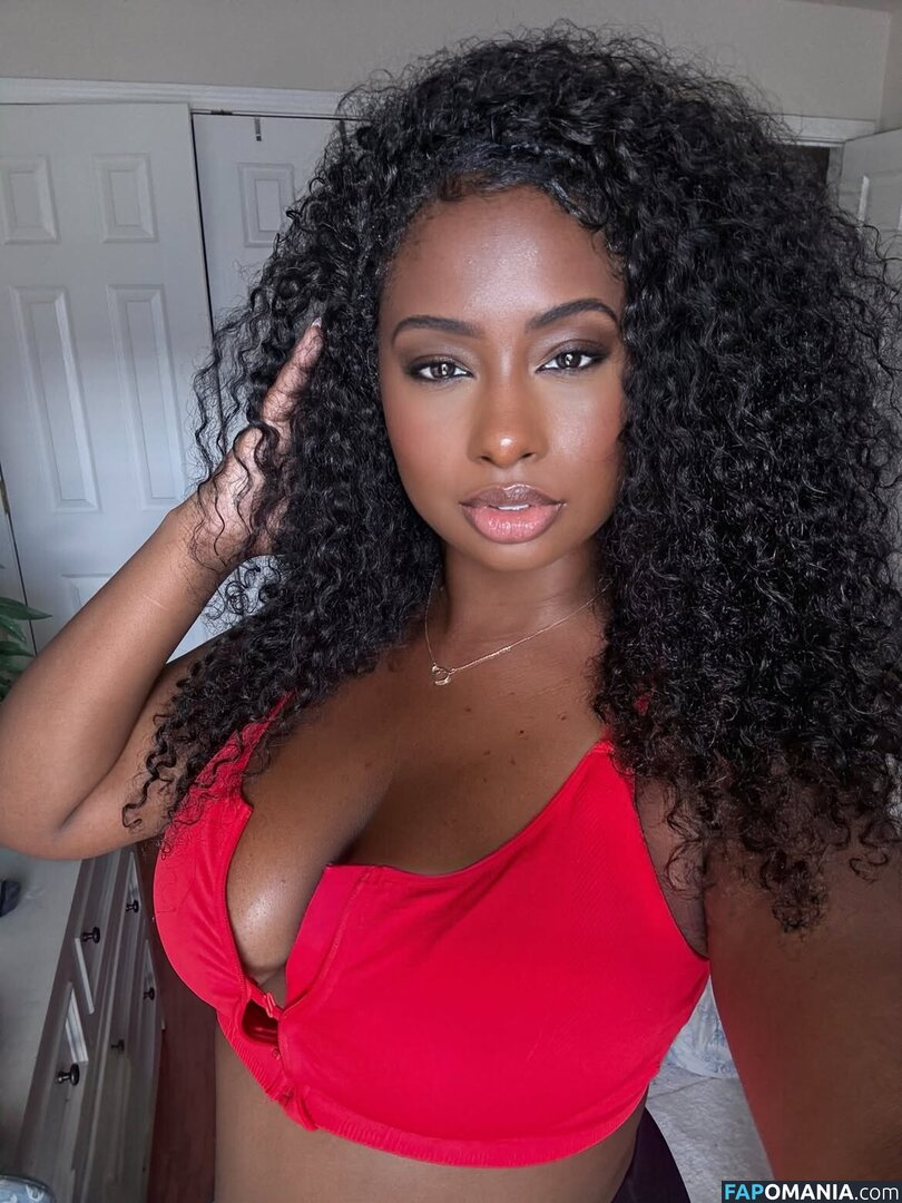jharionne Nud OnlyFans  Fotografie scursă #2