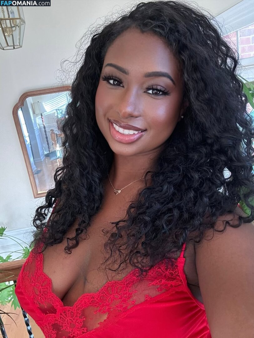 jharionne Nud OnlyFans  Fotografie scursă #5