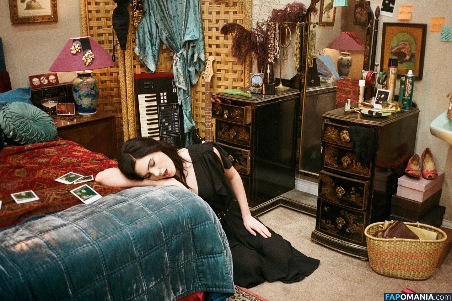 Julia Cumming (Sunflower Bean Singer / Julia Cumming (Sunflower Bean Singer/Bassist) / sunflowerbean Nud OnlyFans  Fotografie scursă #6