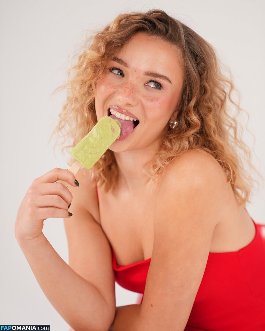 Julia Beautx / Julia Willecke / https: / juliabeautx Nud OnlyFans  Fotografie scursă #3