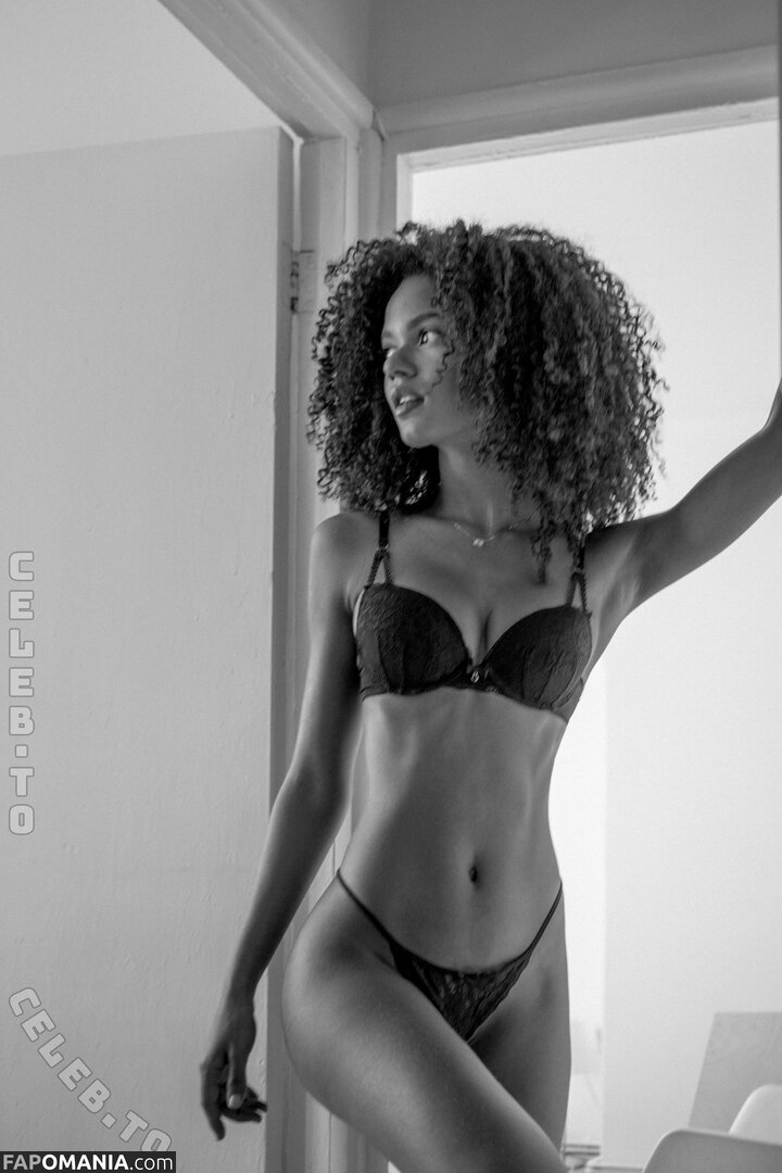 Juliana Nalu / https: / juliananalu / naluando / nalujuliana Nud OnlyFans  Fotografie scursă #315