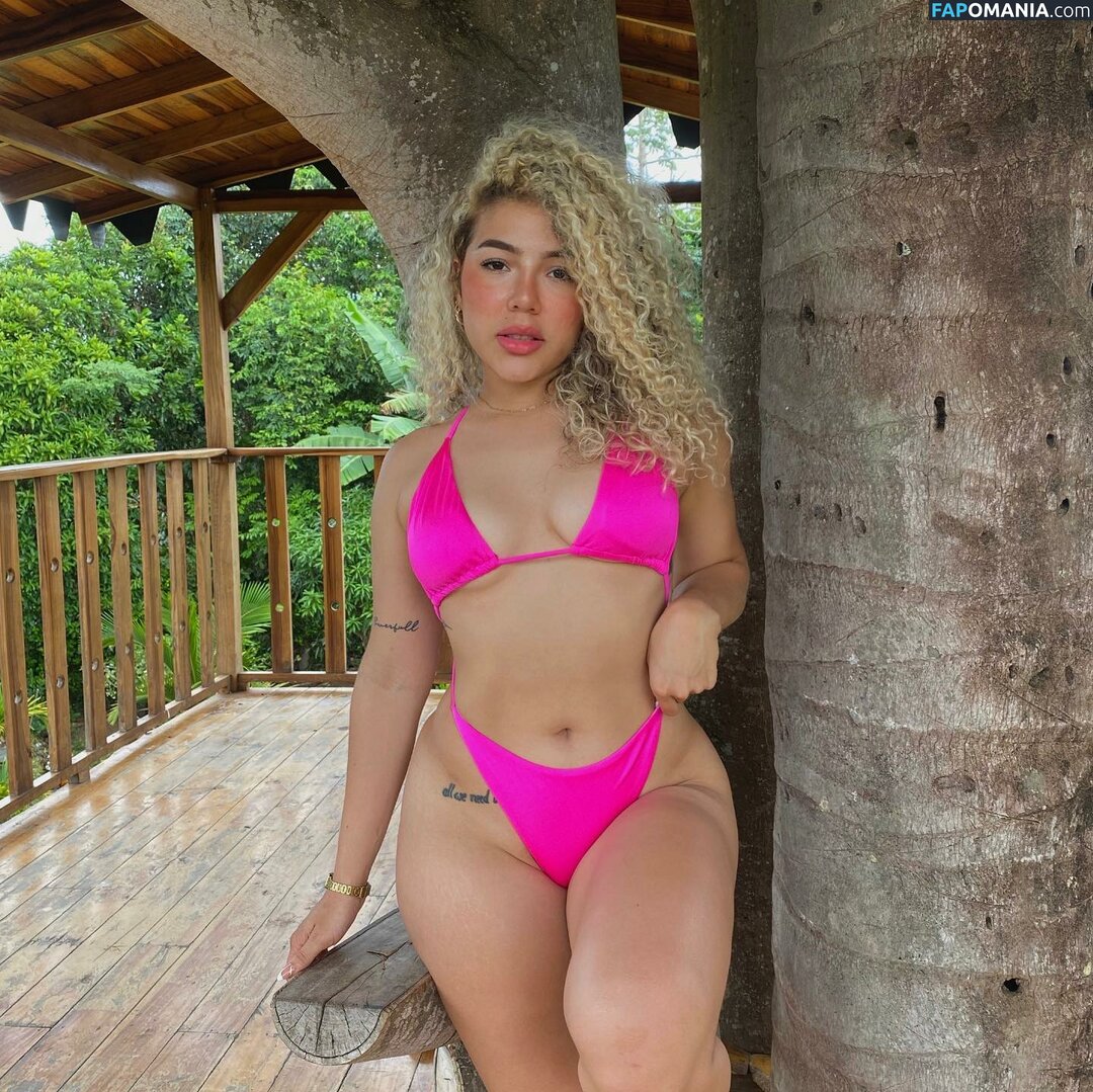Julie Martinez / julia4444 / julimartinez_111 Nud OnlyFans  Fotografie scursă #2