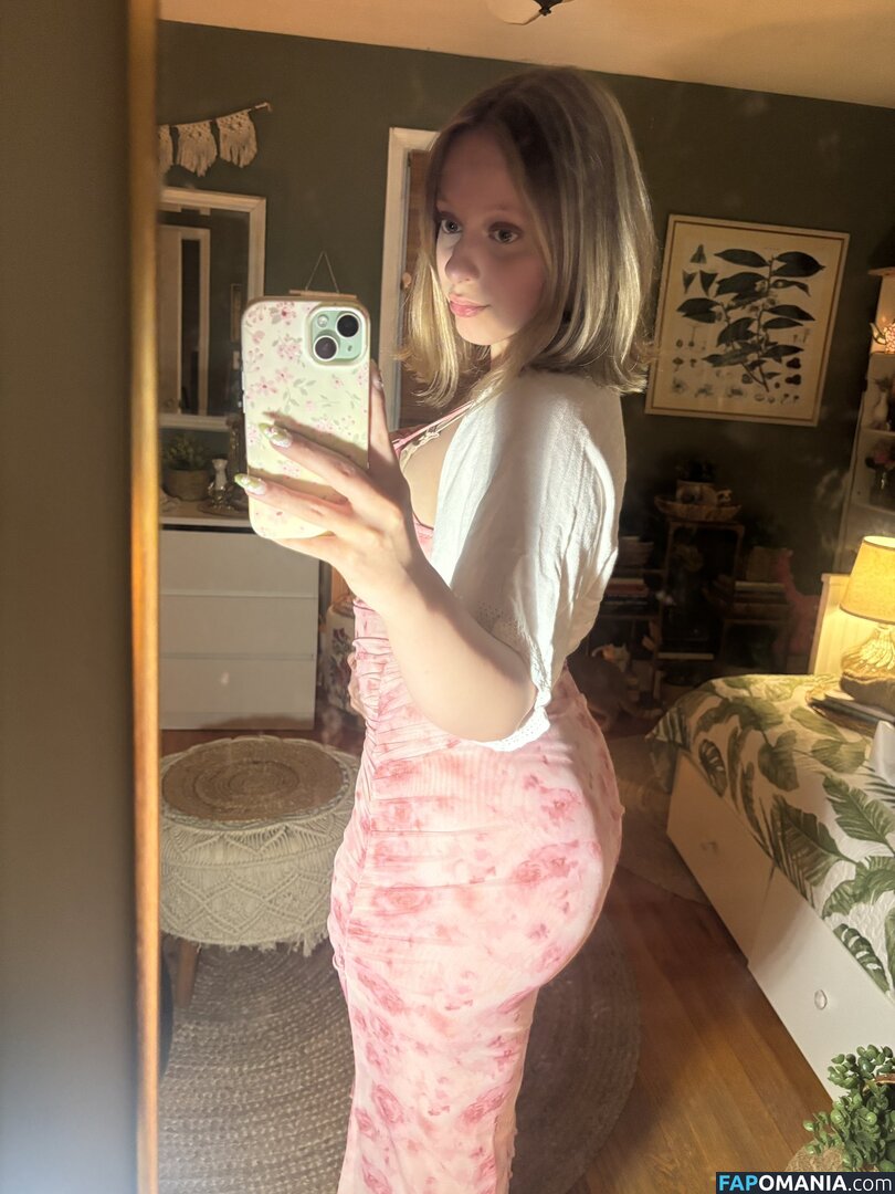 https: / juls.meow Nud OnlyFans  Fotografie scursă #1