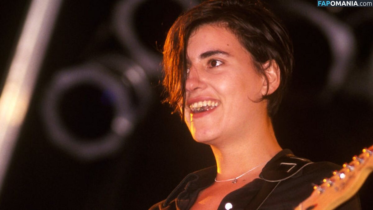 Justine Frischmann Nud OnlyFans  Fotografie scursă #3