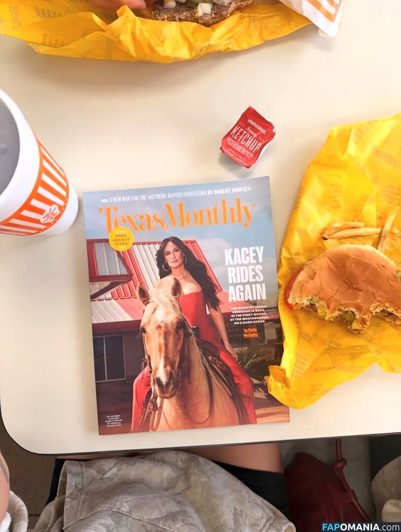 Kacey Musgraves / heavenlyyhazel / spaceykacey Nud OnlyFans  Fotografie scursă #17