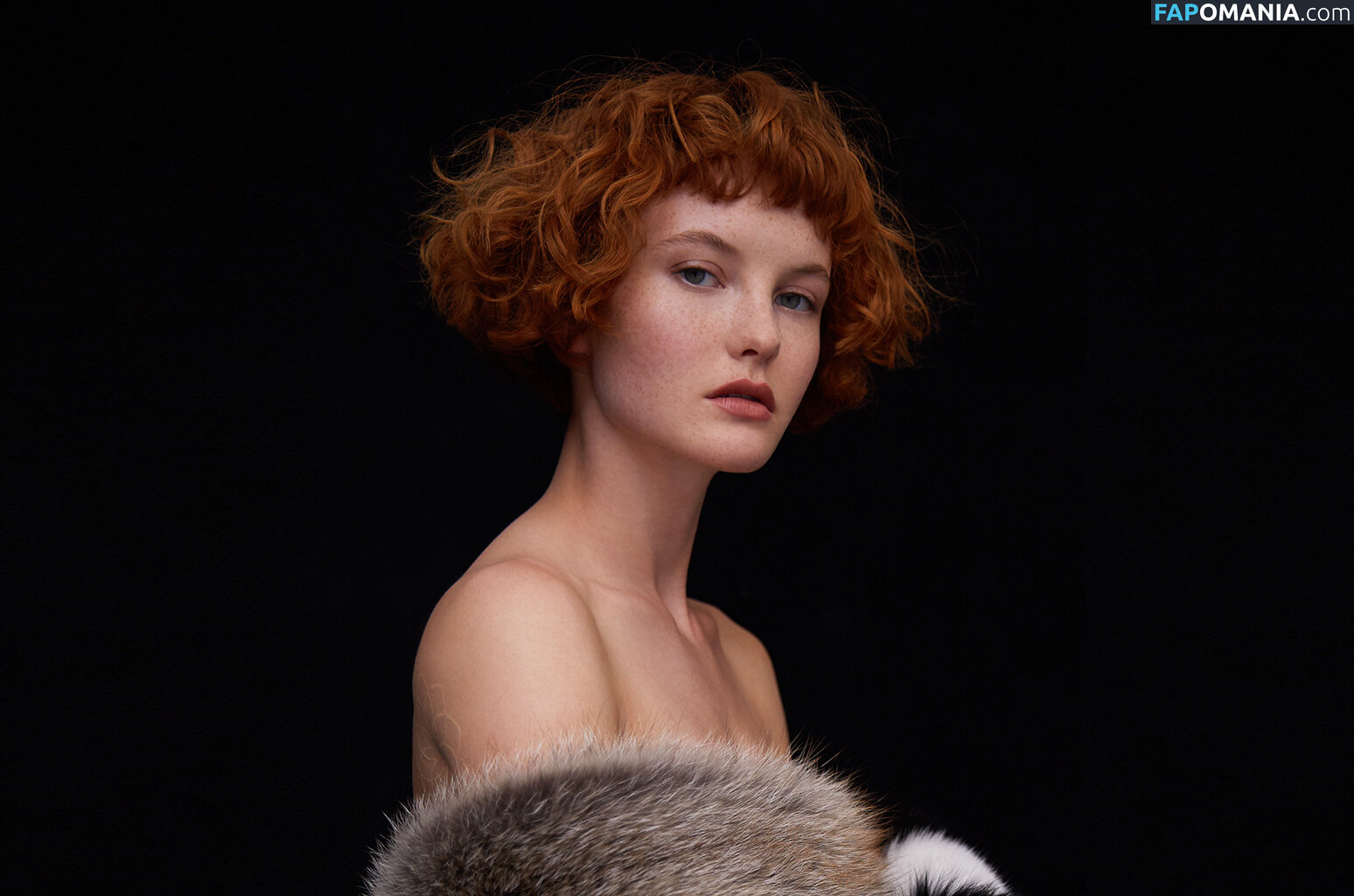 Kacy Hill Nud OnlyFans  Fotografie scursă #17