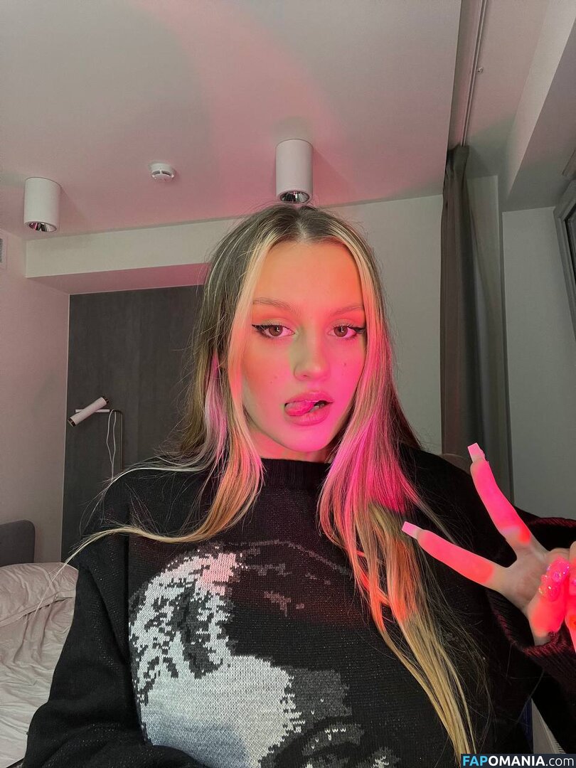 kae4ka / kake4u / whatkayawants Nud OnlyFans  Fotografie scursă #6