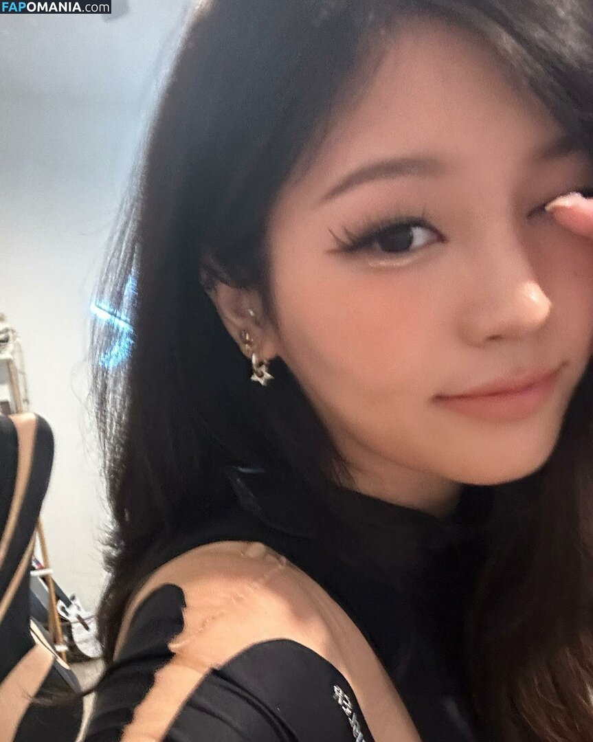 Aikuros / Hyoon / Kang Hee Yoon / floaromaa Nud OnlyFans  Fotografie scursă #1