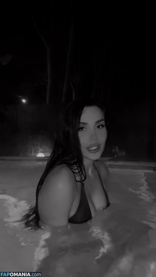 Kardelen Toprak / kardelentoprak Nud OnlyFans  Fotografie scursă #9
