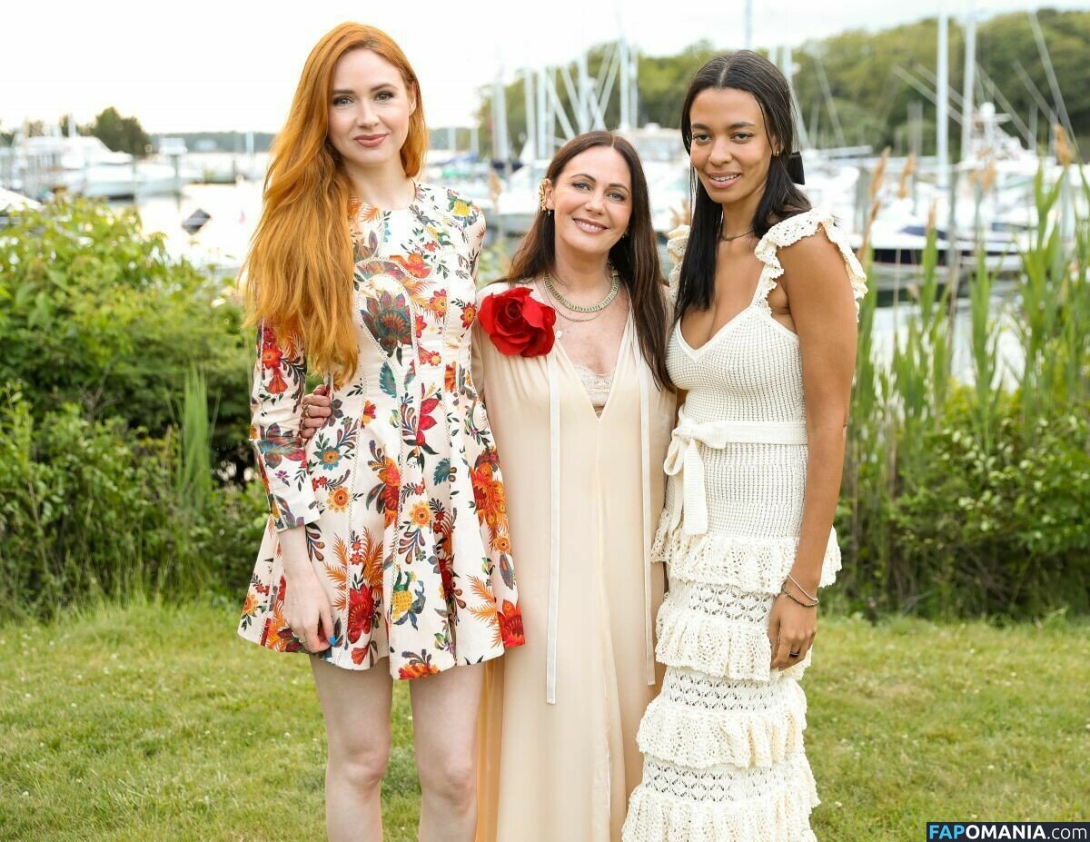 Karen Gillan / karengillan Nud OnlyFans  Fotografie scursă #5