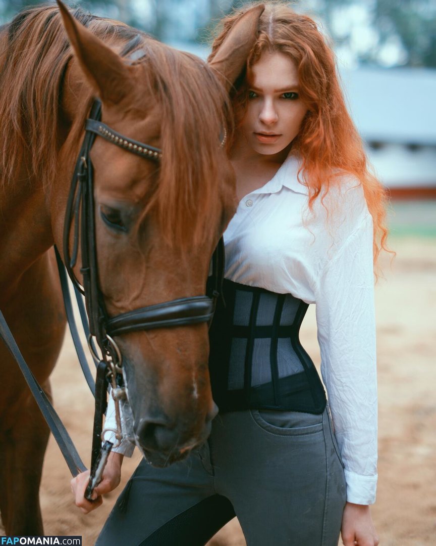 Kari Pitinova / tikivulpes Nud OnlyFans  Fotografie scursă #18