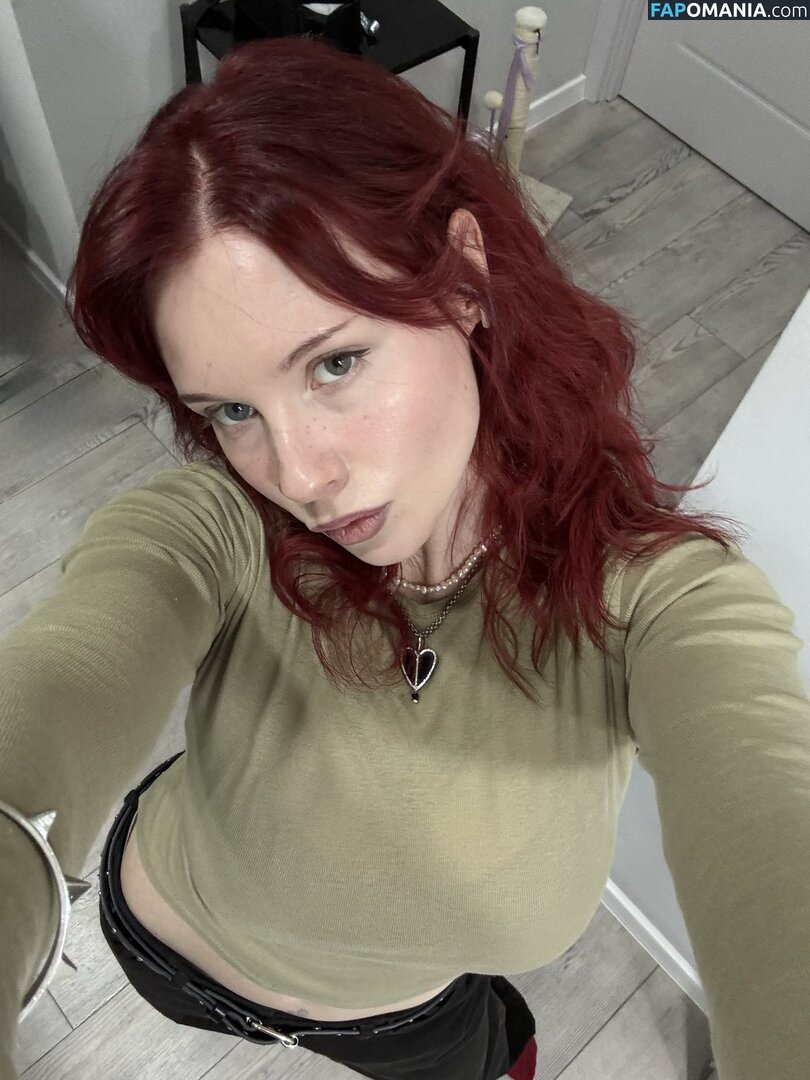 Karina Kherman / NebelaiaK / kher.man Nud OnlyFans  Fotografie scursă #5