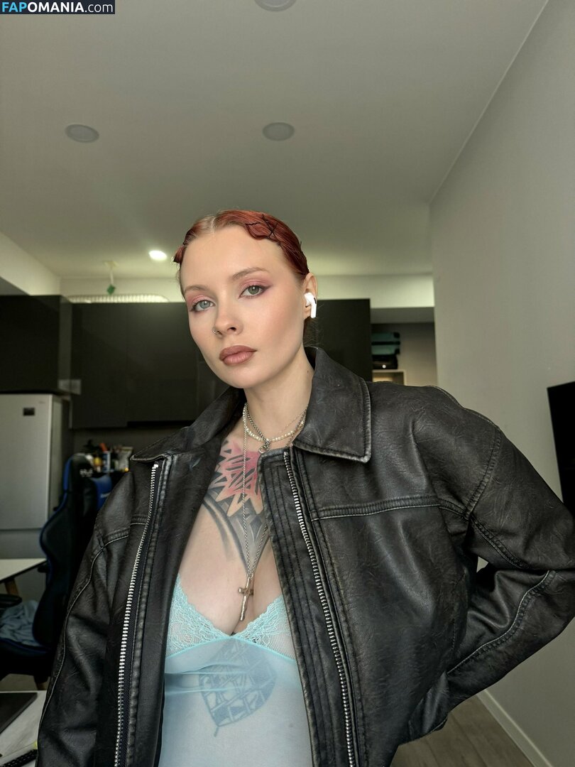Karina Kherman / NebelaiaK / kher.man Nud OnlyFans  Fotografie scursă #8