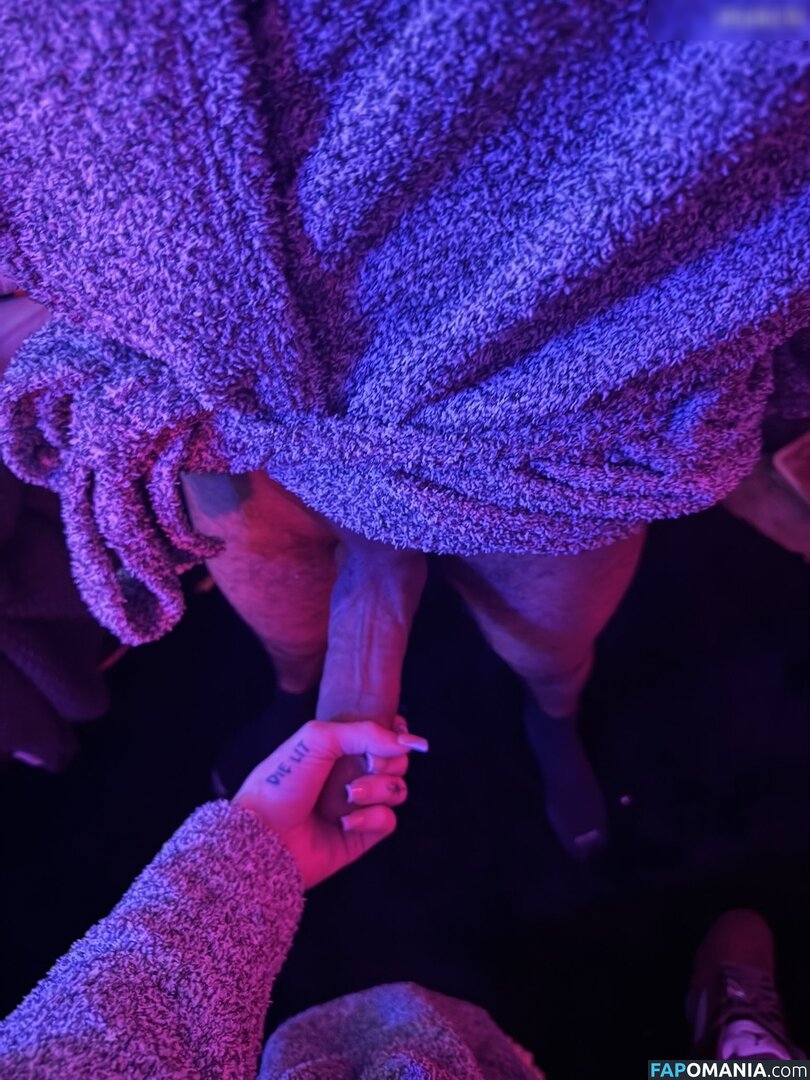 Kendalluvxx / kendalluvx / kxndalo Nud OnlyFans  Fotografie scursă #126