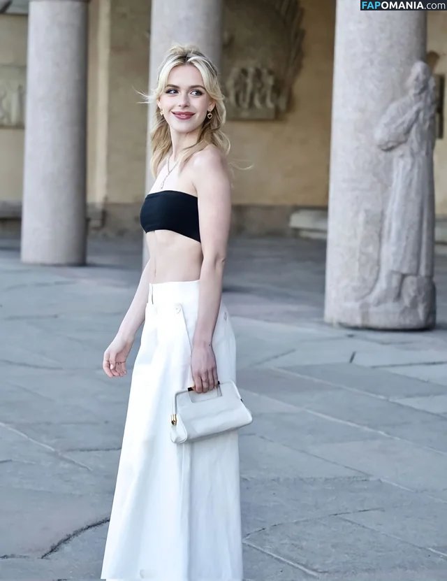 AdventuresSabrina / Kiernan Shipka / kiernanshipka Nud OnlyFans  Fotografie scursă #92