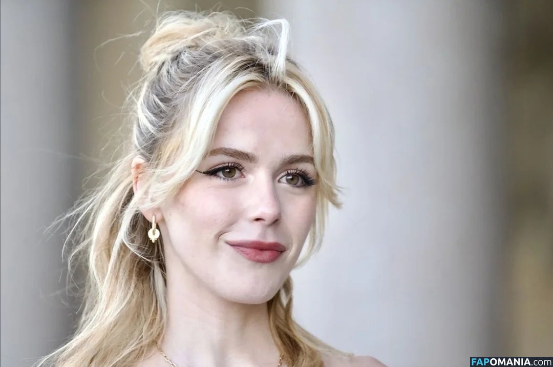 AdventuresSabrina / Kiernan Shipka / kiernanshipka Nud OnlyFans  Fotografie scursă #96