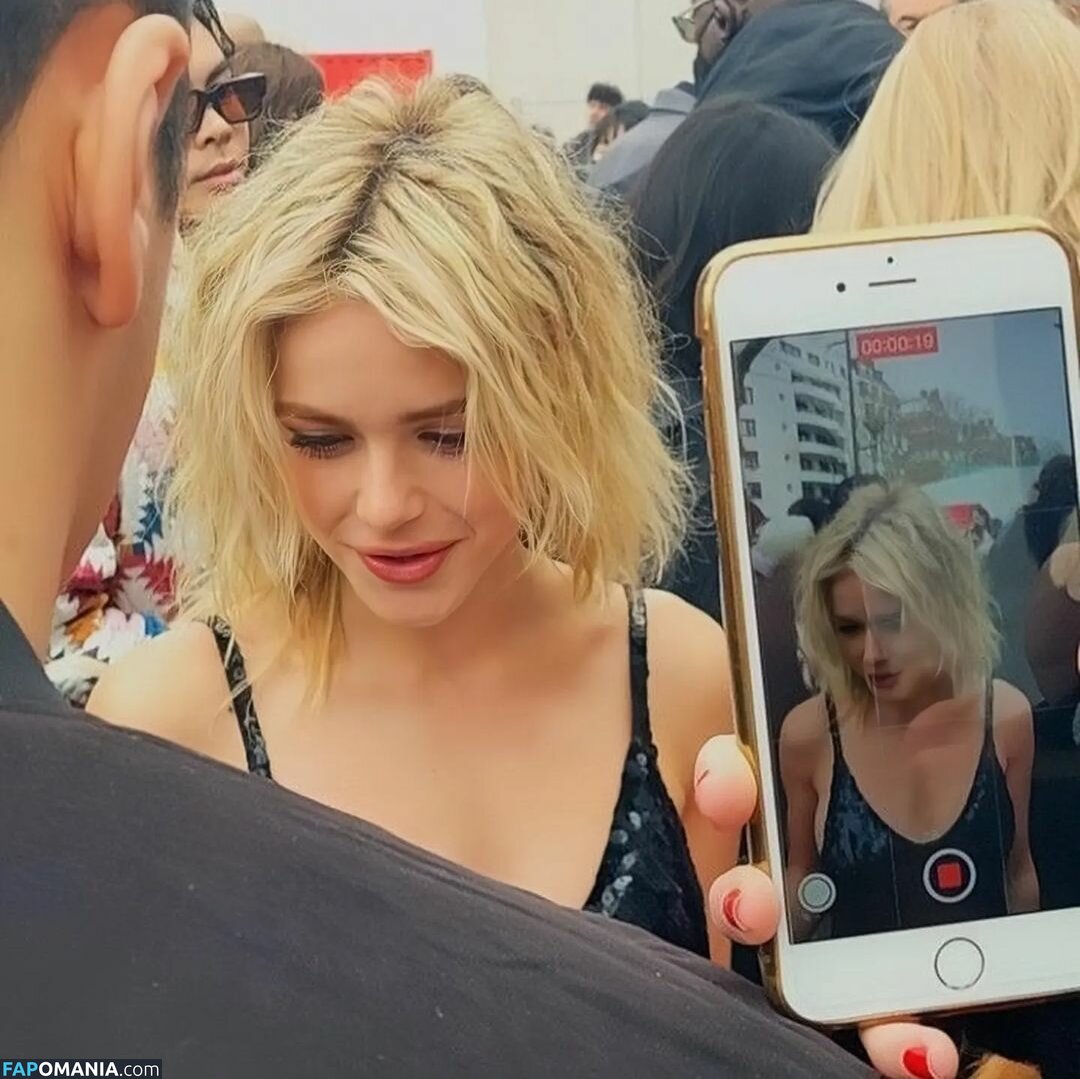 AdventuresSabrina / Kiernan Shipka / kiernanshipka Nud OnlyFans  Fotografie scursă #496