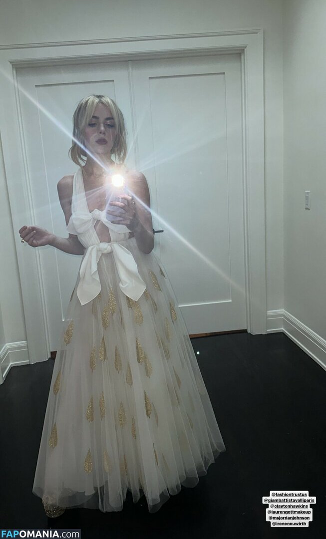AdventuresSabrina / Kiernan Shipka / kiernanshipka Nud OnlyFans  Fotografie scursă #662