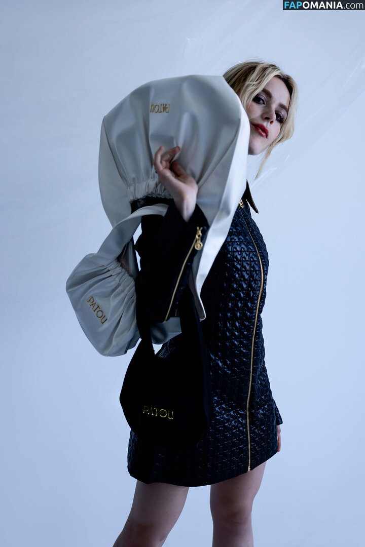 AdventuresSabrina / Kiernan Shipka / kiernanshipka Nud OnlyFans  Fotografie scursă #1532