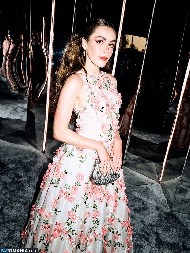 AdventuresSabrina / Kiernan Shipka / kiernanshipka Nud OnlyFans  Fotografie scursă #1564