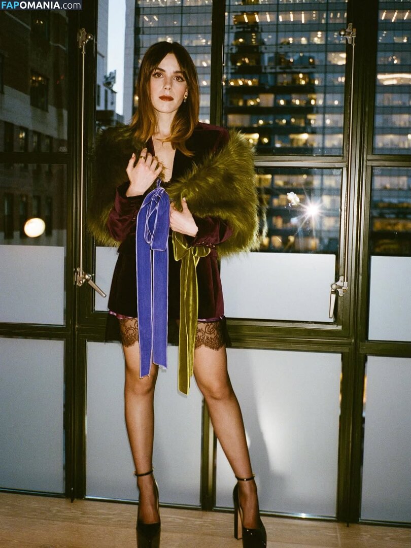 AdventuresSabrina / Kiernan Shipka / kiernanshipka Nud OnlyFans  Fotografie scursă #1567