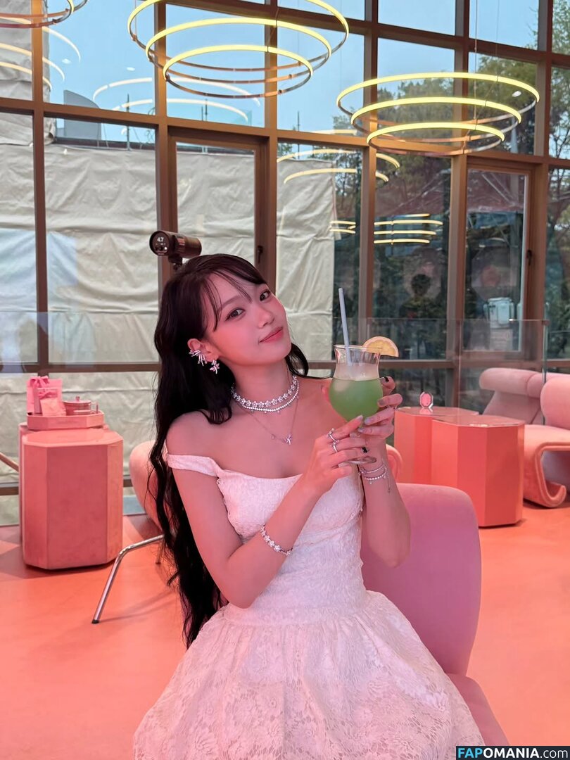 Kim Chaewon / _chaechae_1 / 김채원 Le Sserafim Nud OnlyFans  Fotografie scursă #42