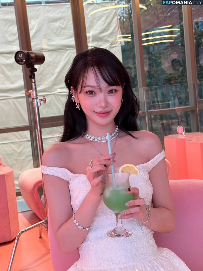 Kim Chaewon / _chaechae_1 / 김채원 Le Sserafim Nud OnlyFans  Fotografie scursă #44