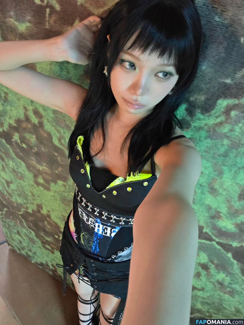 Kim Chaewon / _chaechae_1 / 김채원 Le Sserafim Nud OnlyFans  Fotografie scursă #58