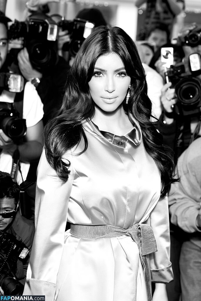 Kim Kardashian / kimkadarshian / kimkardashian Nud OnlyFans  Fotografie scursă #53
