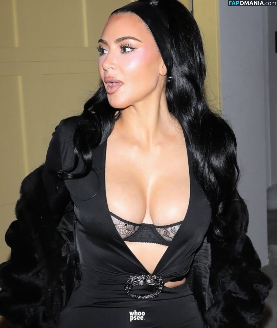 Kim Kardashian / kimkadarshian / kimkardashian Nud OnlyFans  Fotografie scursă #62