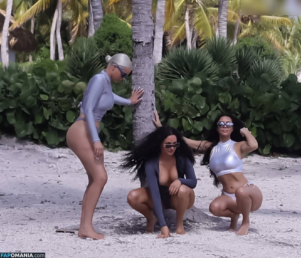 Kim Kardashian / kimkadarshian / kimkardashian Nud OnlyFans  Fotografie scursă #82