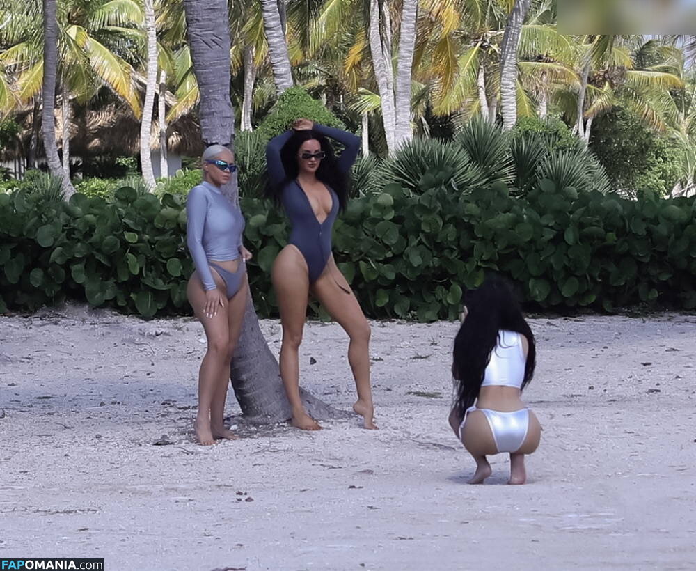 Kim Kardashian / kimkadarshian / kimkardashian Nud OnlyFans  Fotografie scursă #86