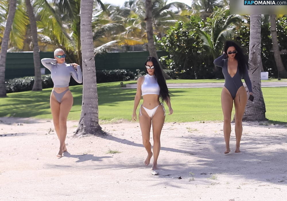 Kim Kardashian / kimkadarshian / kimkardashian Nud OnlyFans  Fotografie scursă #90