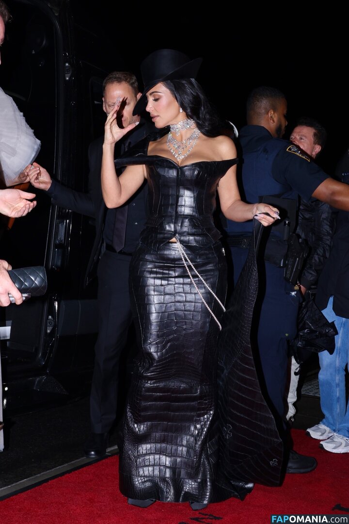 Kim Kardashian / kimkadarshian / kimkardashian Nud OnlyFans  Fotografie scursă #105