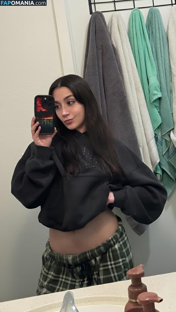 ayowhoischapis / kimbermelendrez Nud OnlyFans  Fotografie scursă #7