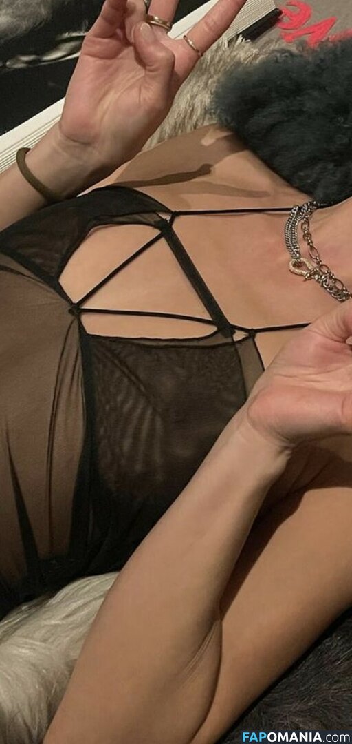 Kimiko Glenn / https: / kimikoglenn Nud OnlyFans  Fotografie scursă #54