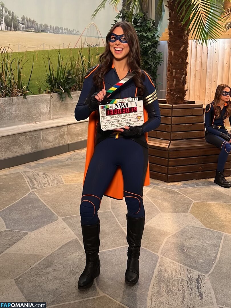 Kira Kosarin / kirakosarin Nud OnlyFans  Fotografie scursă #742