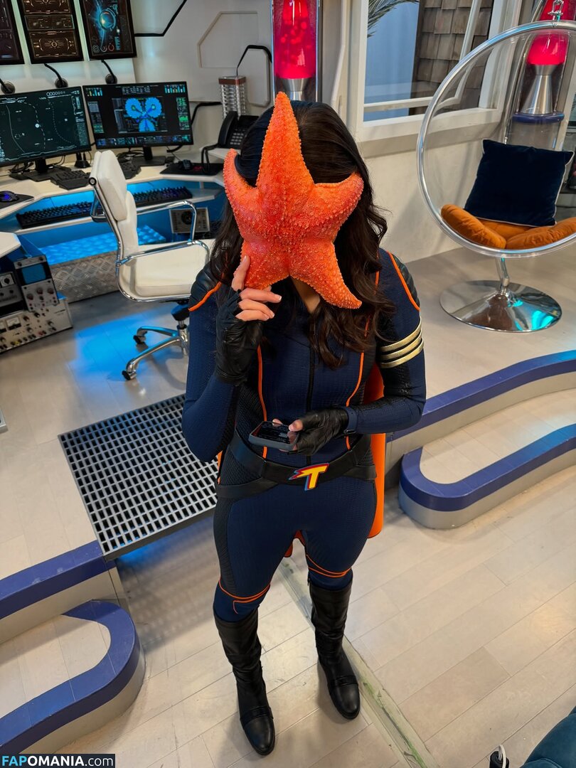 Kira Kosarin / kirakosarin Nud OnlyFans  Fotografie scursă #748