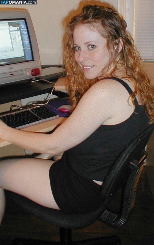 Kira The Little Redhead Nud OnlyFans  Fotografie scursă #249
