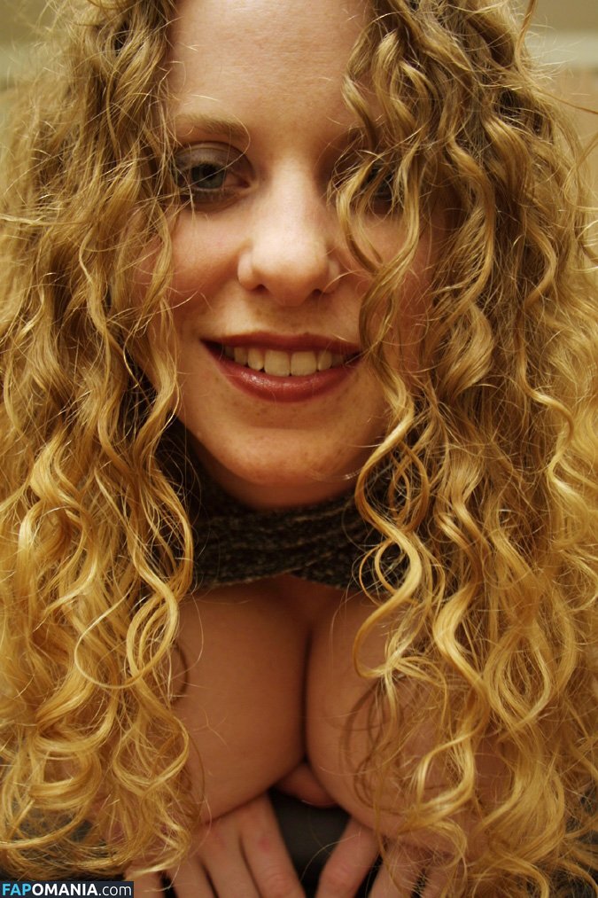 Kira The Little Redhead Nud OnlyFans  Fotografie scursă #364