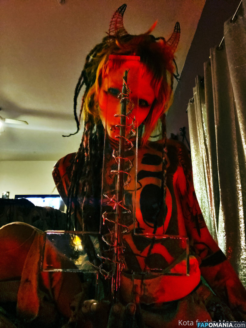 kota_morgue / misspredator666 / rottenmorgue Nud OnlyFans  Fotografie scursă #30