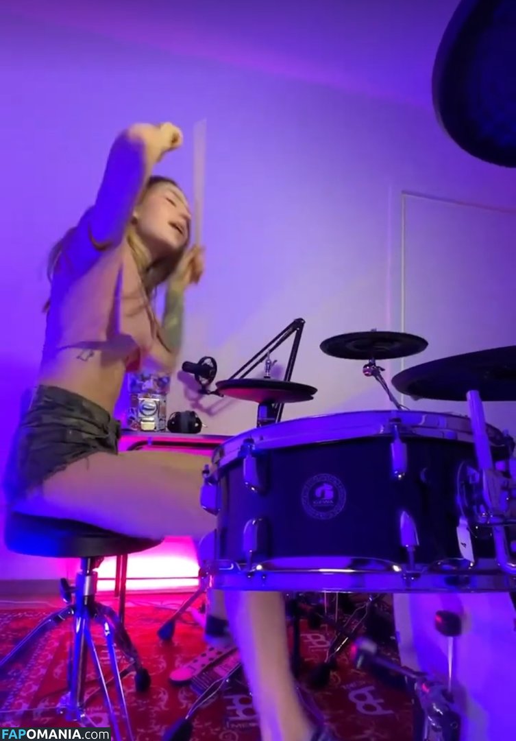 Kriss Drummer / Kristina Rybalchenko / kriss_drummer / user Nud OnlyFans  Fotografie scursă #12
