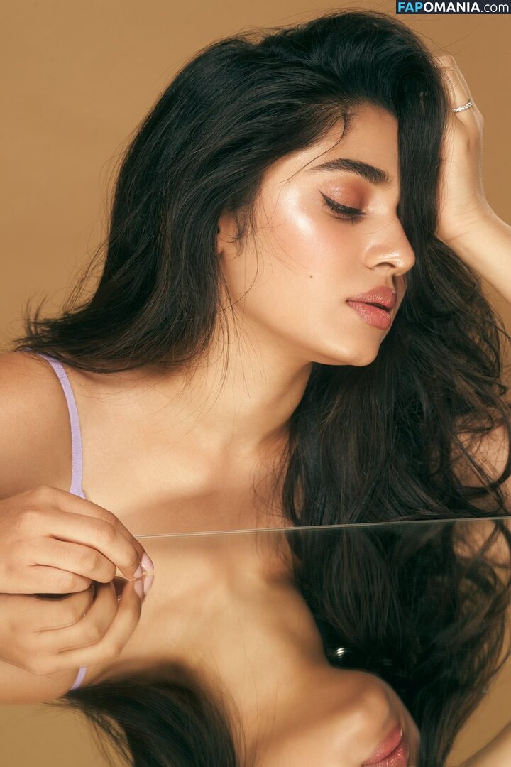 Krithi Shetty Nud OnlyFans  Fotografie scursă #8