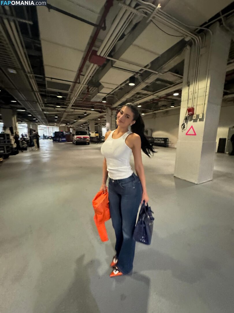 Kylie Jenner / https: / kyliejenner / kyliejenner.2 Nud OnlyFans  Fotografie scursă #85