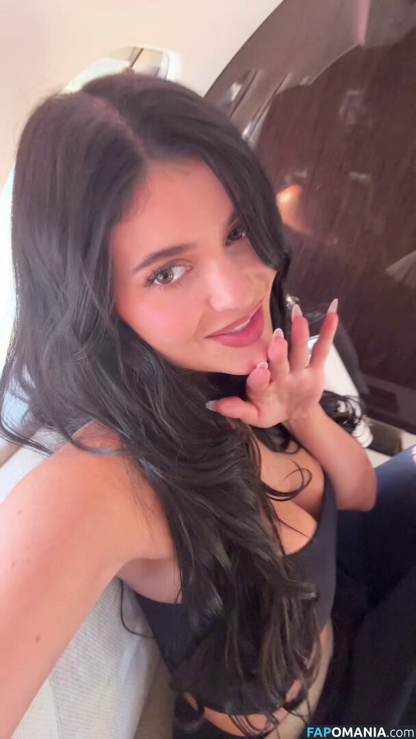 Kylie Jenner / https: / kyliejenner / kyliejenner.2 Nud OnlyFans  Fotografie scursă #96