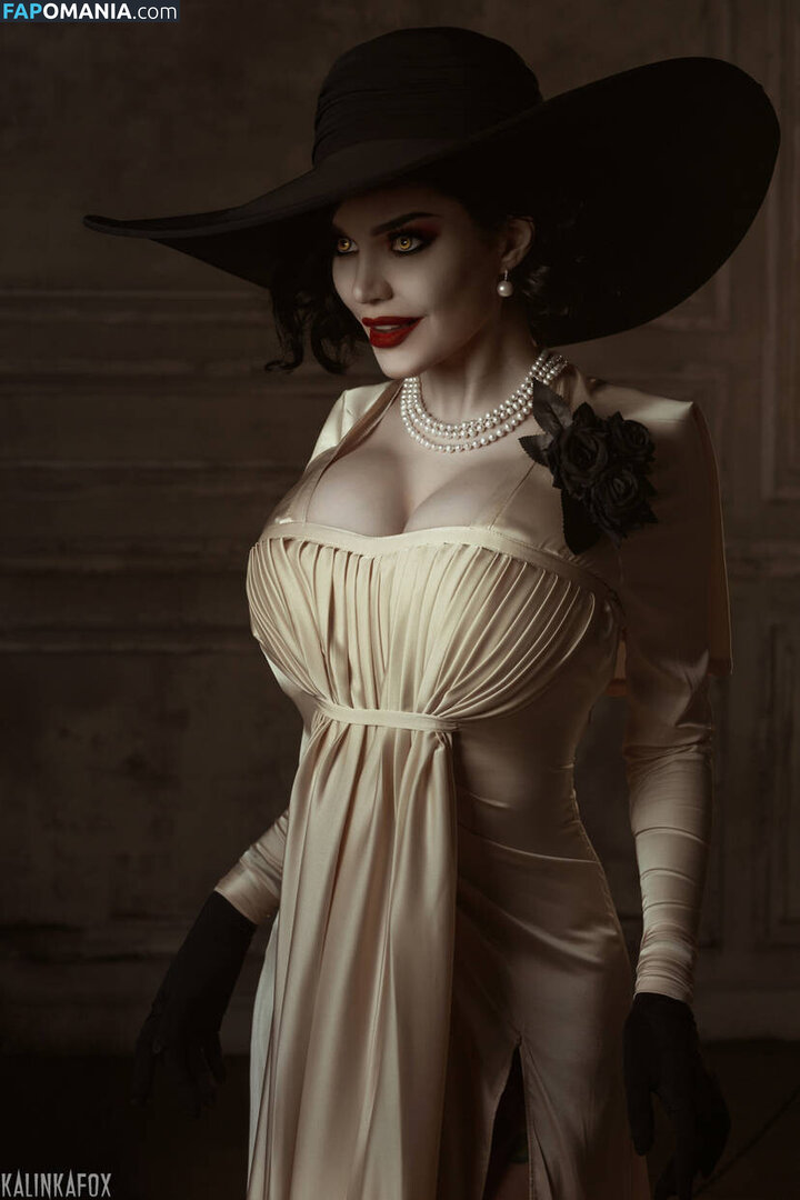 Alcina Dimitrescu and Bela Dimitrescu / Cassandra Dimitrescu / Daniela Dimitrescu / Lady Dimitrescu / ladydumitrescu Nud OnlyFans  Fotografie scursă #2