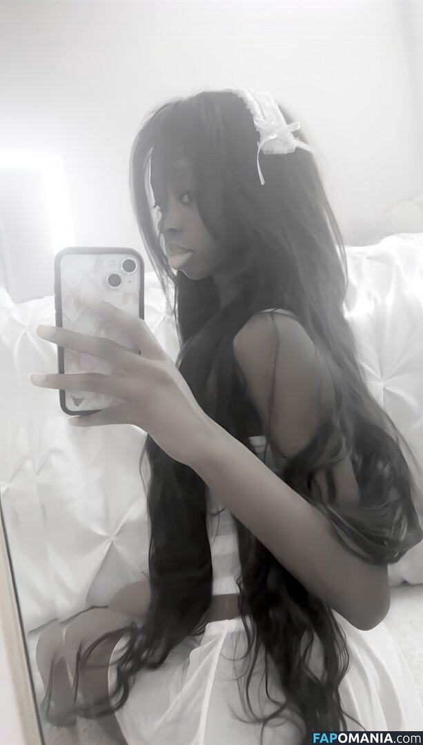 https: / lambpwincess / littlamb Nud OnlyFans  Fotografie scursă #16