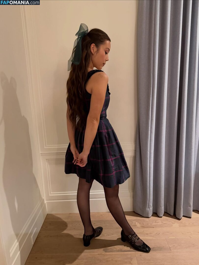 Laufey Lin / laufey Nud OnlyFans  Fotografie scursă #145