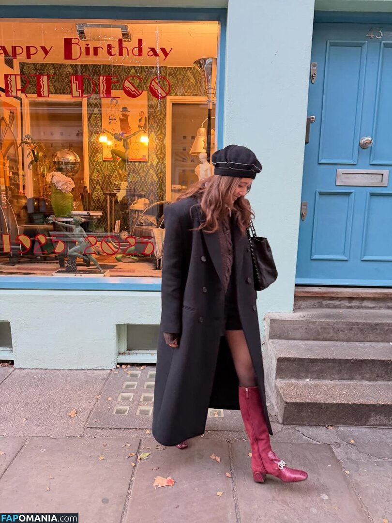 Laufey Lin / laufey Nud OnlyFans  Fotografie scursă #148